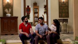 Aai Kuthe Kay Karte S01E803 Yash Fears Losing Gauri Full Episode