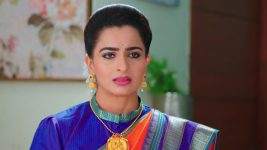 Karthika Deepam S01E1012 Soundarya Questions Karthik Full Episode