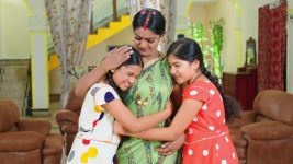 Karthika Deepam S01E1053 Sourya, Hima Are Joyful Full Episode