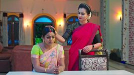 Karthika Deepam S01E1056 Soundarya Motivates Deepa Full Episode