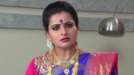 Karthika Deepam S01E126 Soundarya Suspects Deepa Full Episode