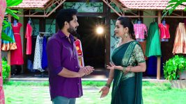 Karthika Deepam S01E1443 Mounitha Manipulates Karthik Full Episode