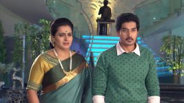 Karthika Deepam S01E276 A Shock for Karthik's Family Full Episode