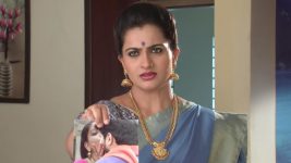 Karthika Deepam S01E287 Soundarya Confronts Vihari Full Episode