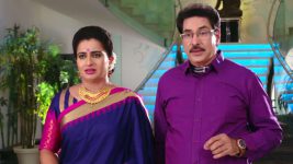 Karthika Deepam S01E538 Soundarya in Tight Spot Full Episode