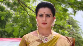 Karthika Deepam S01E641 Soundarya Warns Mounitha Full Episode