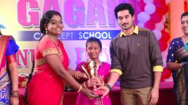 Karthika Deepam S01E701 Deepa Presents the Award to Hima Full Episode