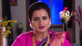 Karthika Deepam S01E825 Soundarya Demands Answers Full Episode