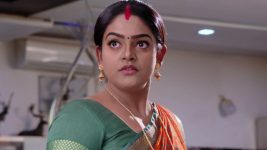 Karthika Deepam S01E881 Deepa Strikes Mounitha Full Episode