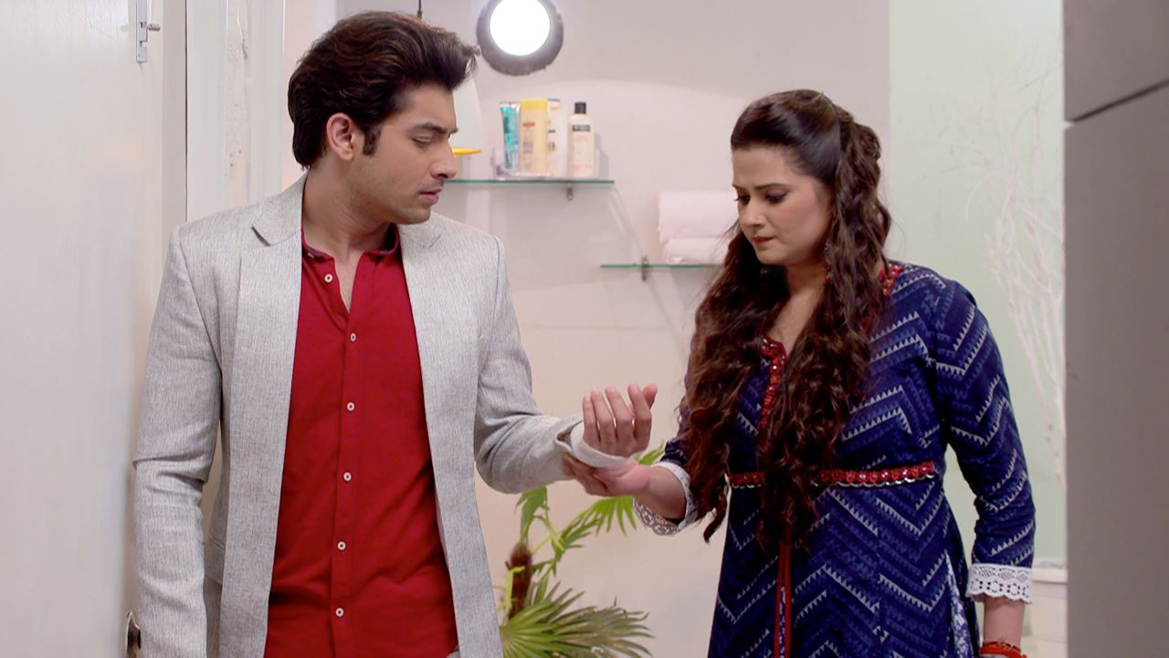 Kasam Tere Pyaar Ki S01E347 18th July 2017 Full Episode - JioCinema USA