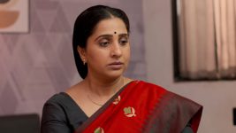 Aai Kuthe Kay Karte S01 E844 Arundhati in a Dilemma