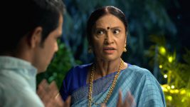 Chotya Bayochi Mothi Swapna S01 E68 Ramakant's Crocodile Tears