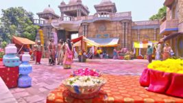 Radha Krishn S04 E406 Bhargavi, Shrinivas Get Closer