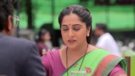 Aai Kuthe Kay Karte S01 E1030 Abhishek in Trouble