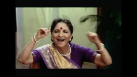 Baa Bahoo Aur Baby S01E100 Will Gunvanti Open the Courier? Full Episode