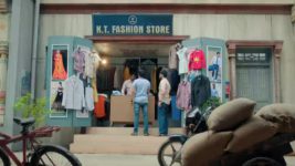 Pandya Store S02 E137 Shiva Grows Protective