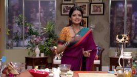 Ebar Jalsha Rannaghore S01E02 Roosha makes Mangsher Shingara Full Episode