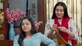 Badal Pe Paon Hai S01 E28 Medical Insurance For The Family