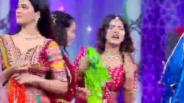 Yeh Teej Badi Hai Mast Mast (Star Parivaar) S01 E01 Mehendi Special