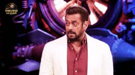 Bigg Boss (Colors tv) S18 E43 Gharwalo Ke Raaz Aayenge Saamne!